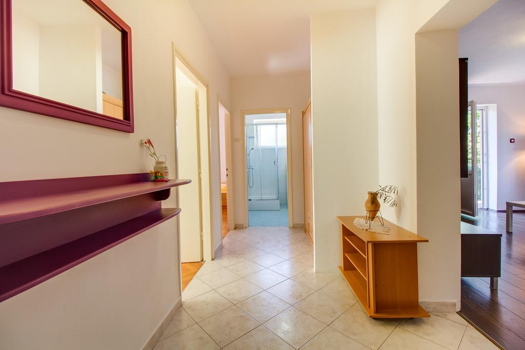 Apartment Bambi Mali Lošinj Dış mekan fotoğraf