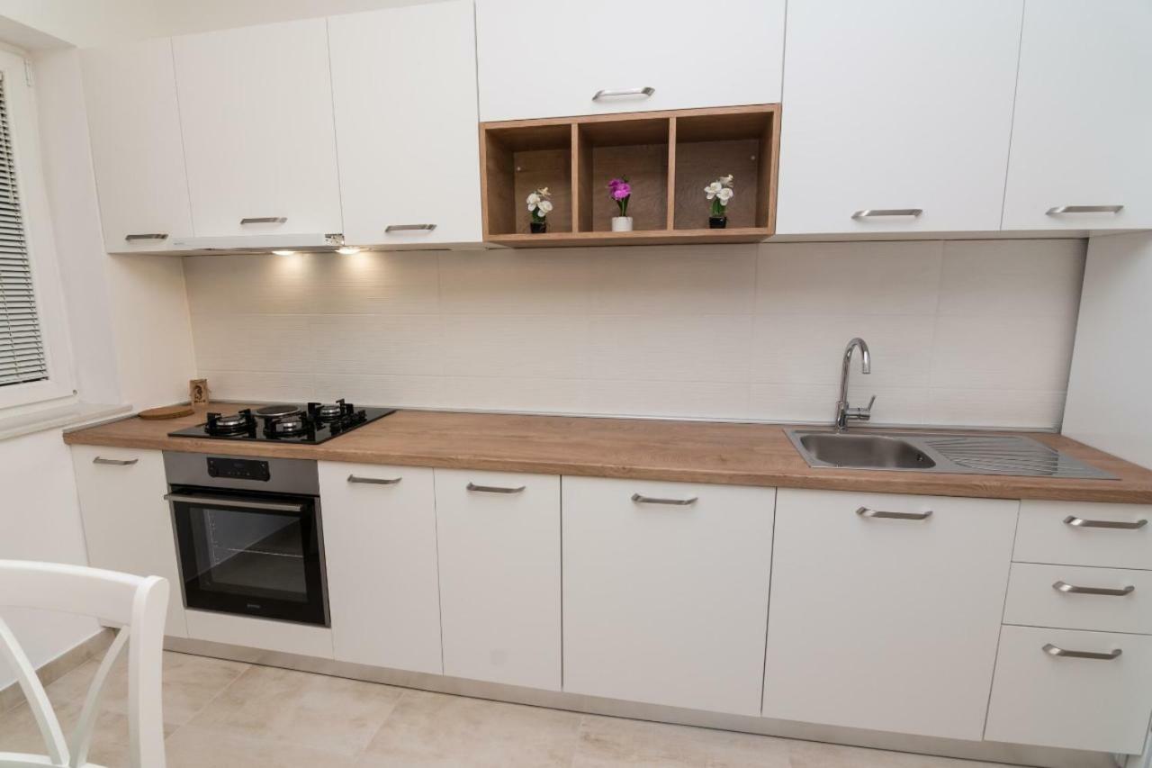 Apartment Bambi Mali Lošinj Dış mekan fotoğraf